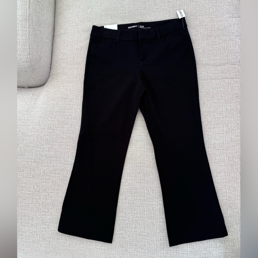 Old Navy Pixie Ankle Pant Size 6 mid-rise Black Pants